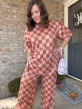 Load image into Gallery viewer, Checkered Pop TOP
