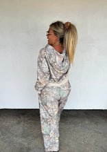 Load image into Gallery viewer, Camo Wide Leg Joggers