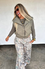 Load image into Gallery viewer, Puffer Vest