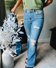 Load image into Gallery viewer, Judy Blue Distressed Denim