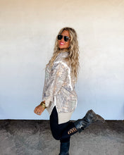 Load image into Gallery viewer, Camo Classic Crew