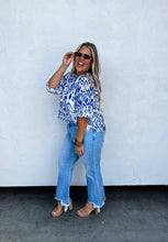 Load image into Gallery viewer, Urban Non Distressed Crop Jean