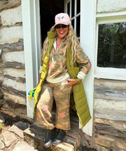Load image into Gallery viewer, Wild Oak Puffer Vest