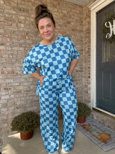 Load image into Gallery viewer, Checkered Pop Bottom