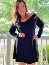 Load image into Gallery viewer, Catwalk Little Black Dress