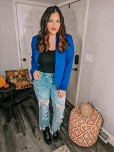 Load image into Gallery viewer, Urban Distressed Crop Jean