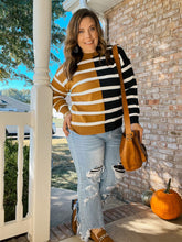 Load image into Gallery viewer, Urban Distressed Crop Jean