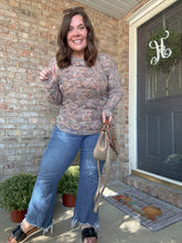 Load image into Gallery viewer, Urban Non-distressed Crop Jean *Pre-Order*
