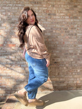 Load image into Gallery viewer, 4 Button Casual Denim Crop
