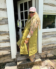 Load image into Gallery viewer, Wild Oak Puffer Vest
