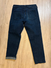 Load image into Gallery viewer, Lucky Jeans Straight Fit [Pre-Loved]
