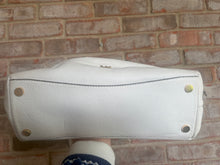 Load image into Gallery viewer, Michael Kors Evie Bag[PRE-LOVED]
