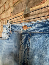 Load image into Gallery viewer, The Loft Denim Straight Crop
