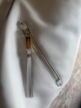 Load image into Gallery viewer, Michael Kors Evie Bag[PRE-LOVED]
