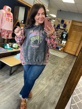 Load image into Gallery viewer, Graphic Hooded Flannel Flirt
