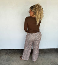 Load image into Gallery viewer, Floral &amp; Cheetah Drift Away Joggers *Pre-Order*
