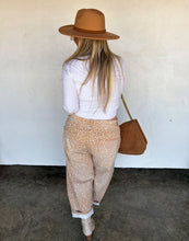 Load image into Gallery viewer, Wild Fawn Barrel Jeans [Pre-Order]
