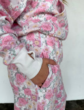 Load image into Gallery viewer, Floral &amp; Cheetah Easy Does it Pullover *Pre-Order*
