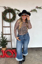 Load image into Gallery viewer, Urban Non-distressed Crop Jean *Pre-Order*
